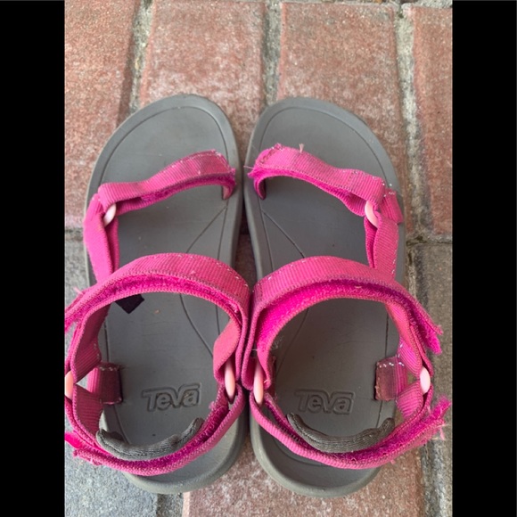 TEVA Hurricane Hot Pink  Water Sandals Girl Youth Kids Size 2 Ankle Strap - Picture 3 of 5